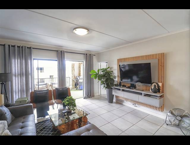 2 BEDROOM APARTMENT FOR SALE IN WATERFALL